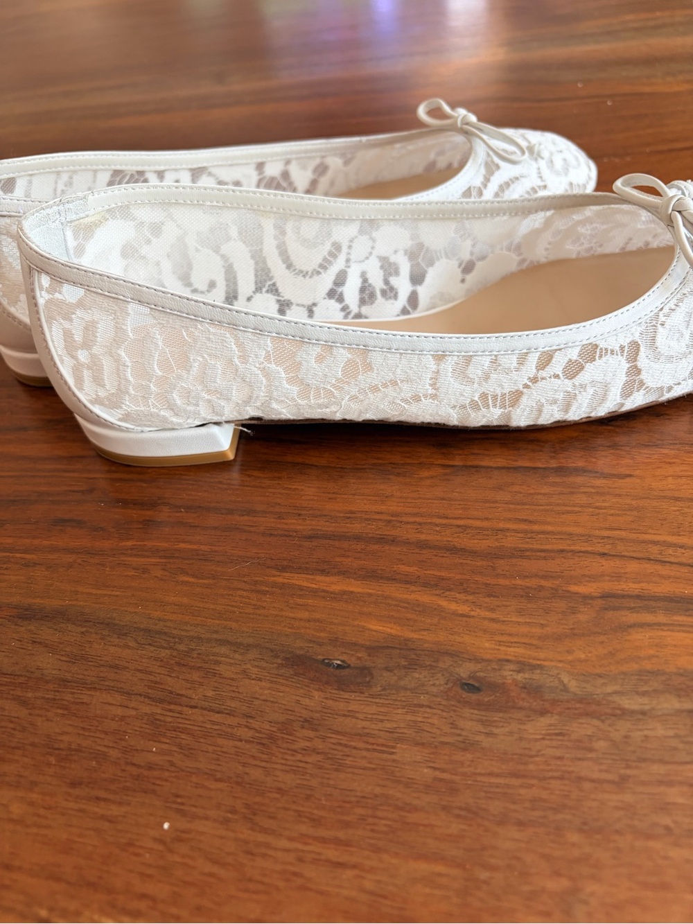 Stuart Weitzman Ivory Lace Ballet Flats with Bow - Picture 8 of 10